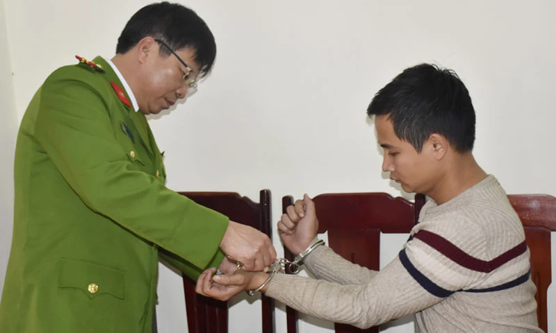 Đối tượng Nguyễn Chí Linh bị Công an Thanh Hóa bắt giữ