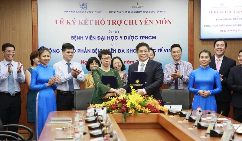 Bệnh viện Đại học Y dược TPHCM ký kết hợp tác với Bệnh viện Vinmec Nha Trang