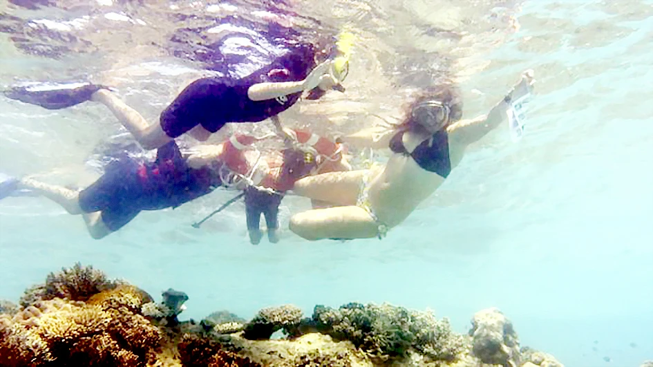 Australia bảo vệ du khách thăm san hô