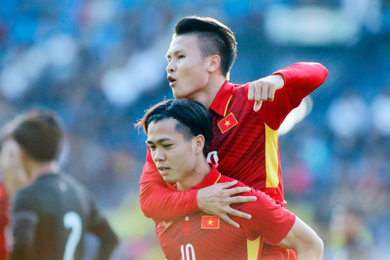 Công Phượng và Quang Hải hứa hẹn sẽ tỏa sáng ở V-League 2018. Ảnh: ANH KHOA