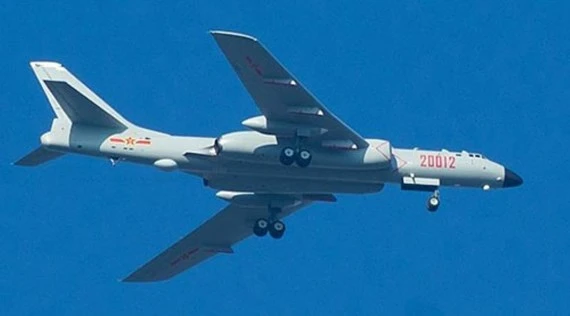 Máy bay ném bom tầm xa H-6K của Trung Quốc triển khai ở Biển Đông