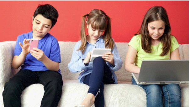 Nghiện Internet và trò chơi điện tử là một trong những nguyên nhân sinh ra nhiều chứng bệnh cho trẻ 