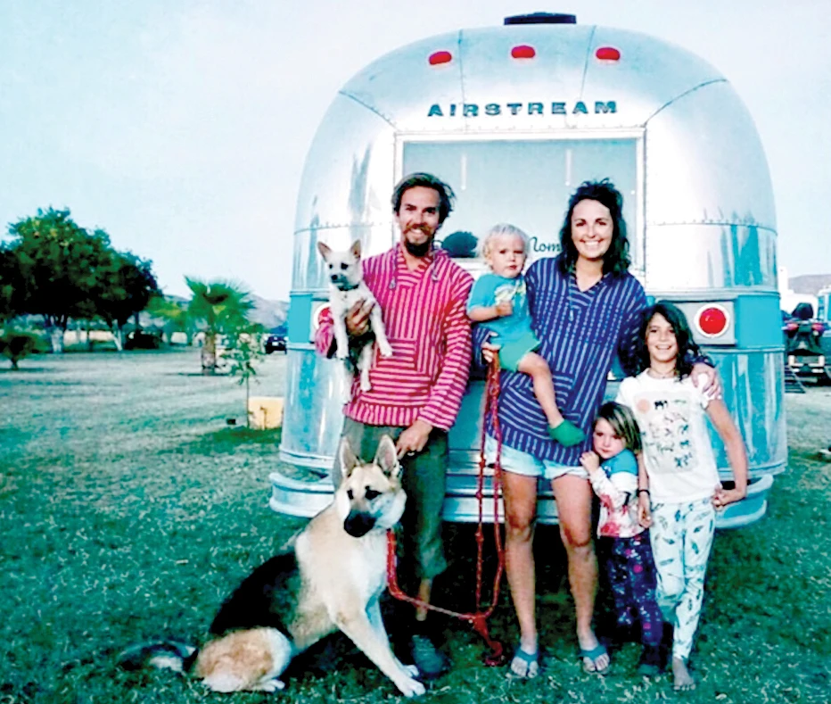 Một gia đình ở Mỹ bỏ thành phố sống trên home car