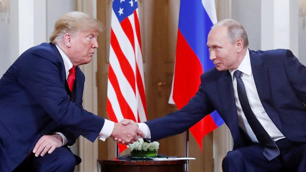 Tổng thống Mỹ Donald Trump và Tổng thống Nga Vladimir Putin tại cuộc gặp thượng đỉnh Nga-Mỹ ở Helsinki, Phần Lan vào ngày 16-7