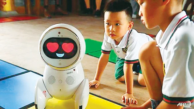 Trung Quốc thử nghiệm giáo viên robot