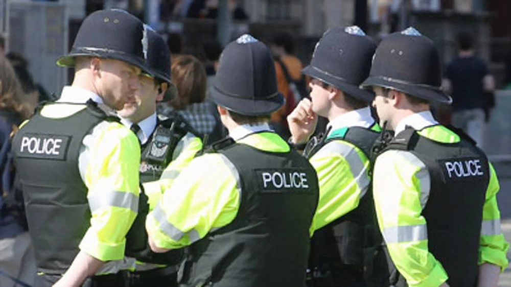 London tăng thêm cảnh sát trấn áp bạo lực