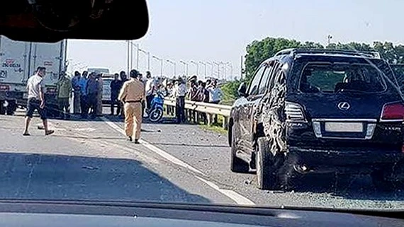 Hiện trường vụ tai nạn trên cao tốc Hà Nội - Thái Nguyên