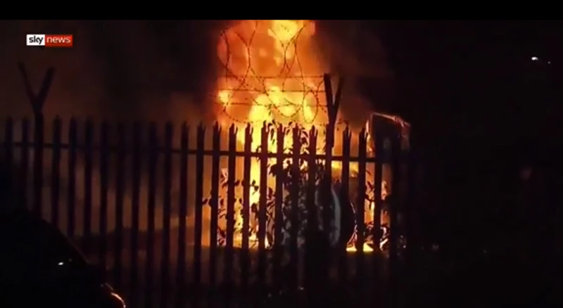 Máy bay của chủ tịch CLB Leicester City bùng cháy dữ dội sau khi rơi