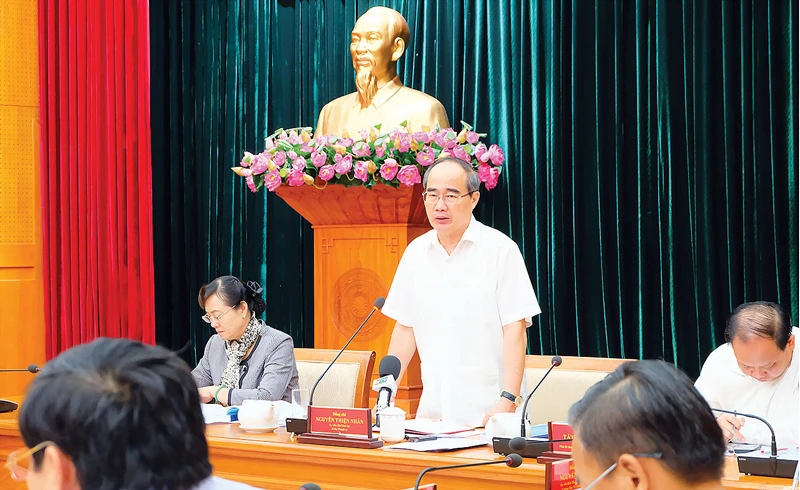Bí thư Thành ủy TPHCM Nguyễn Thiện Nhân phát biểu tại hội nghị