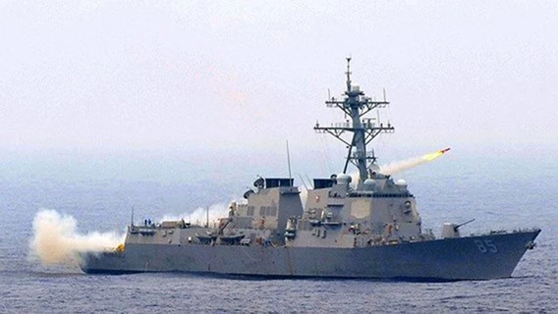 Tàu hải quân Mỹ đi vào biển Đông
