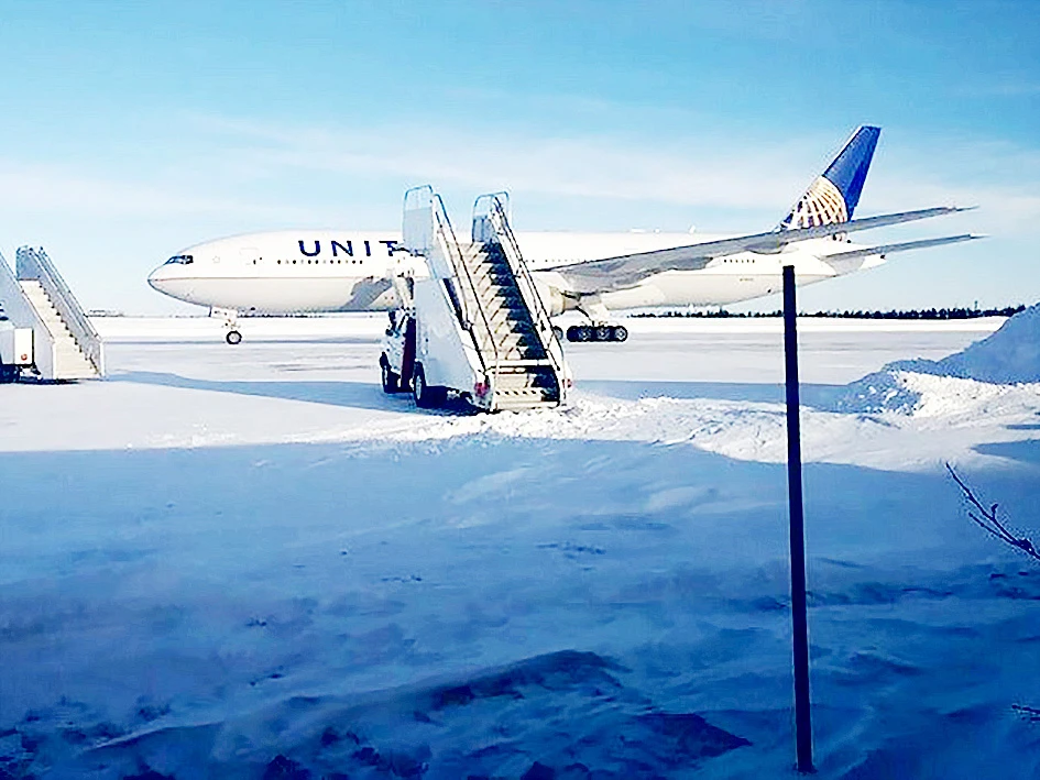 Máy bay đóng băng, không thể cất cánh
