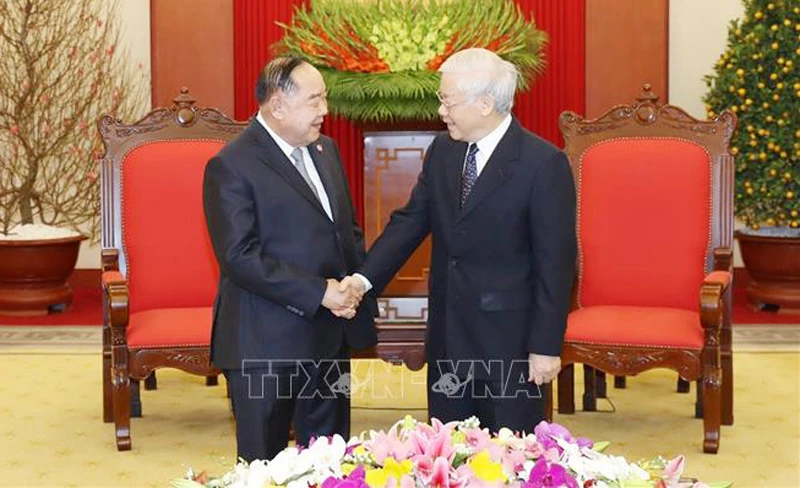 Tổng Bí thư, Chủ tịch nước Nguyễn Phú Trọng tiếp Phó Thủ tướng, Bộ trưởng Quốc phòng Thái Lan Prawit Wongsuwan. Ảnh: TTXVN