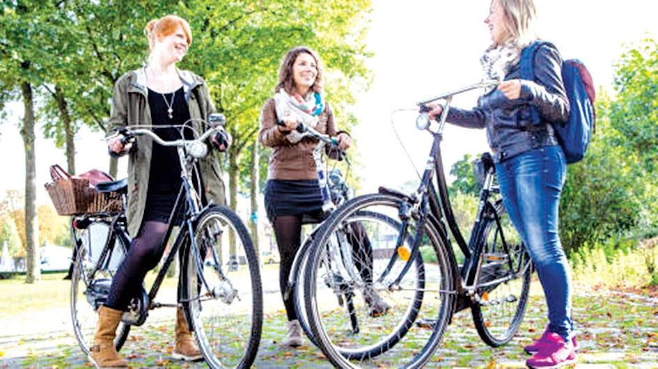 Nhiều người trẻ ở Đức chạy xe đạp thay cho ô tô