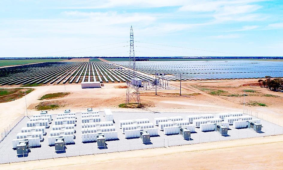 Trang trại năng lượng Mặt trời lớn nhất Australia