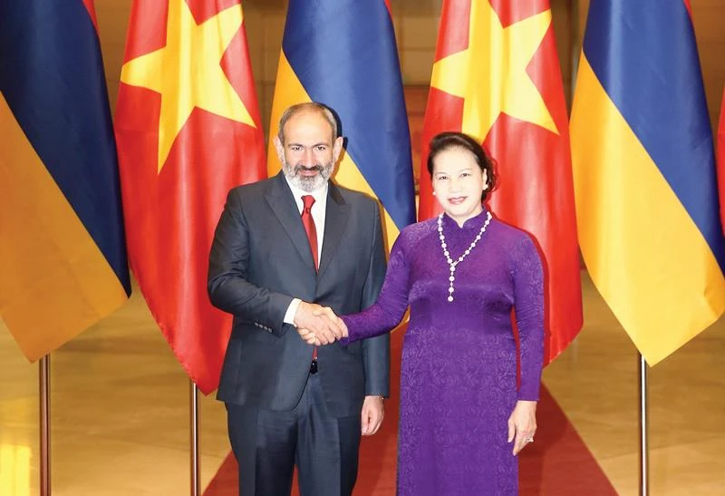 Chủ tịch Quốc hội Nguyễn Thị Kim Ngân và Thủ tướng Cộng hòa Armenia Nikol Pashinyan. Ảnh TTXVN
