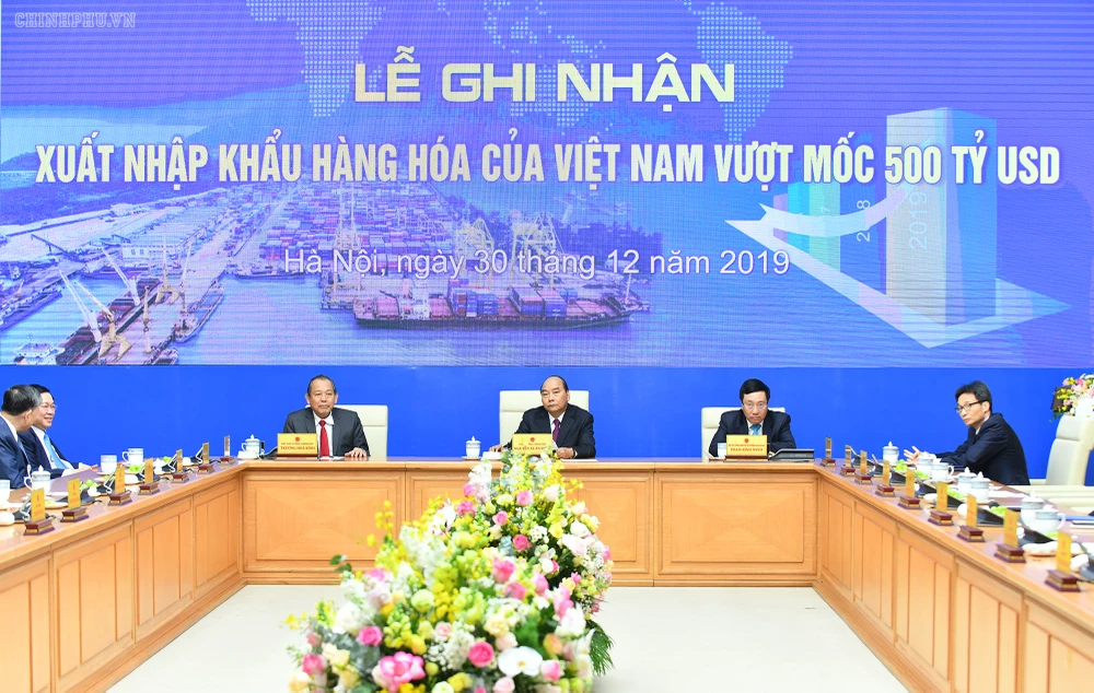 Quang cảnh lễ ghi nhận xuất nhập khẩu hàng hóa của Việt Nam đạt mốc 500 tỷ USD. Ảnh: VGP