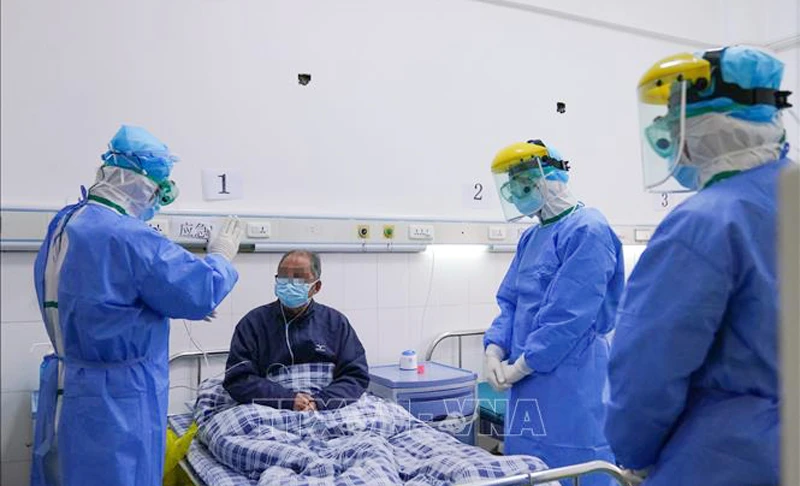 Bệnh nhân nhiễm virus Corona được điều trị tại bệnh viện ở Chương Châu, tỉnh Phúc Kiến, Trung Quốc, ngày 2/2/2020. Ảnh: THX/TTXVN