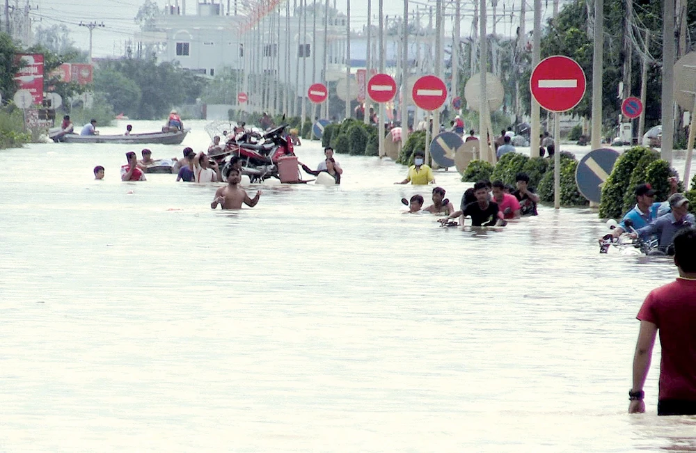 Ngập lụt tại ngoại ô thủ đô Phnôm Pênh, Campuchia