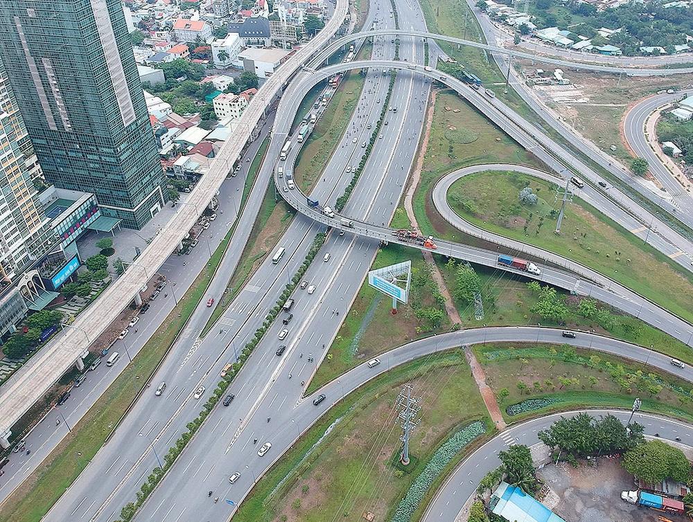 Hệ thống giao thông liên hoàn tại phường An Phú, TP Thủ Đức, TPHCM. Ảnh: CAO THĂNG