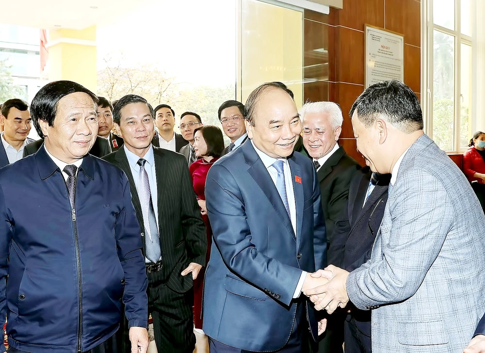 Thủ tướng Nguyễn Xuân Phúc với các cử tri TP Hải Phòng. Ảnh: TTXVN
