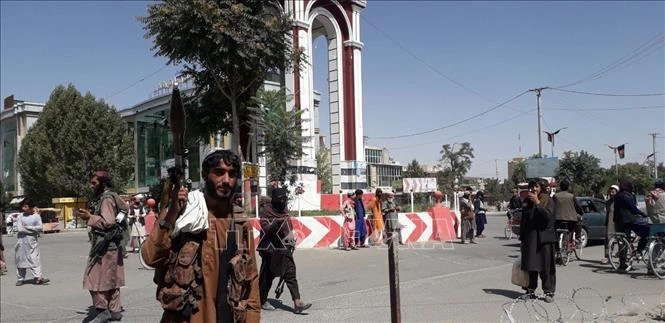 Các tay súng Taliban tại thành phố Ghazni, Afghanistan, ngày 12-8-2021. Ảnh: THX/TTXVN