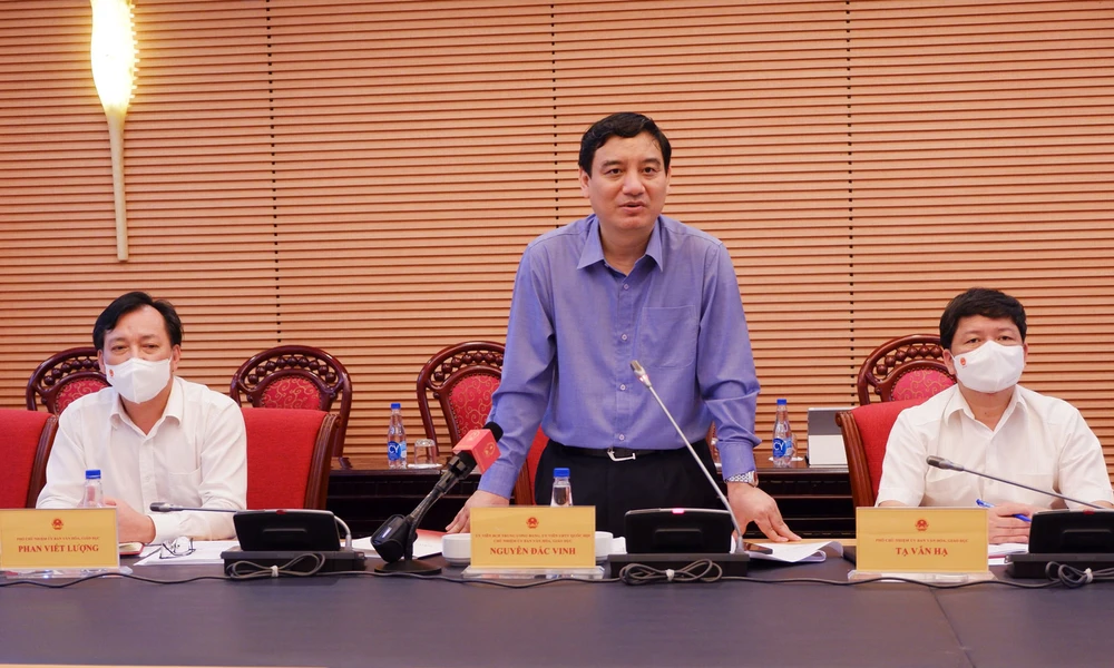 Chủ nhiệm Ủy ban Văn hóa, Giáo dục của Quốc hội Nguyễn Đắc Vinh phát biểu tại buổi làm việc