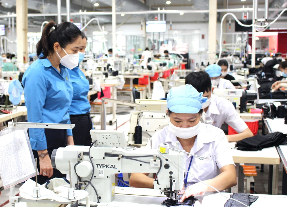Một doanh nghiệp sản xuất theo phương án “3 tại chỗ” ở huyện Xuân Lộc, Đồng Nai