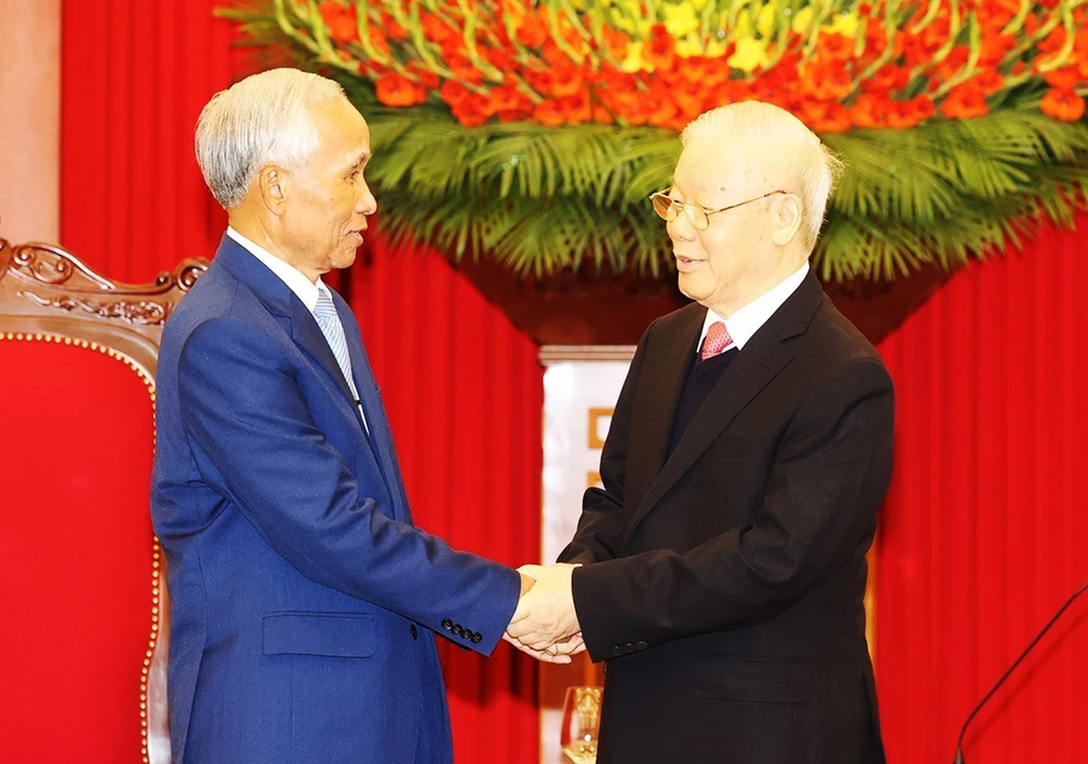 Tổng Bí thư Nguyễn Phú Trọng tiếp đồng chí Khamphan Pheuyavong vào ngày 13-12. Ảnh: TTXVN