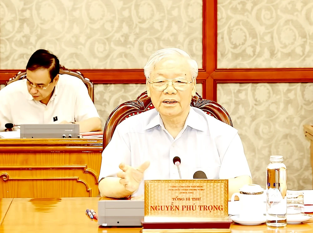 Tổng Bí thư Nguyễn Phú Trọng phát biểu kết luận cuộc họp của Bộ Chính trị cho ý kiến về Báo cáo tổng kết thực hiện Nghị quyết 26, ngày 30-7-2013 của Bộ Chính trị khóa XI về phương hướng nhiệm vụ phát triển tỉnh Nghệ An đến năm 2020. Ảnh: TTXVN