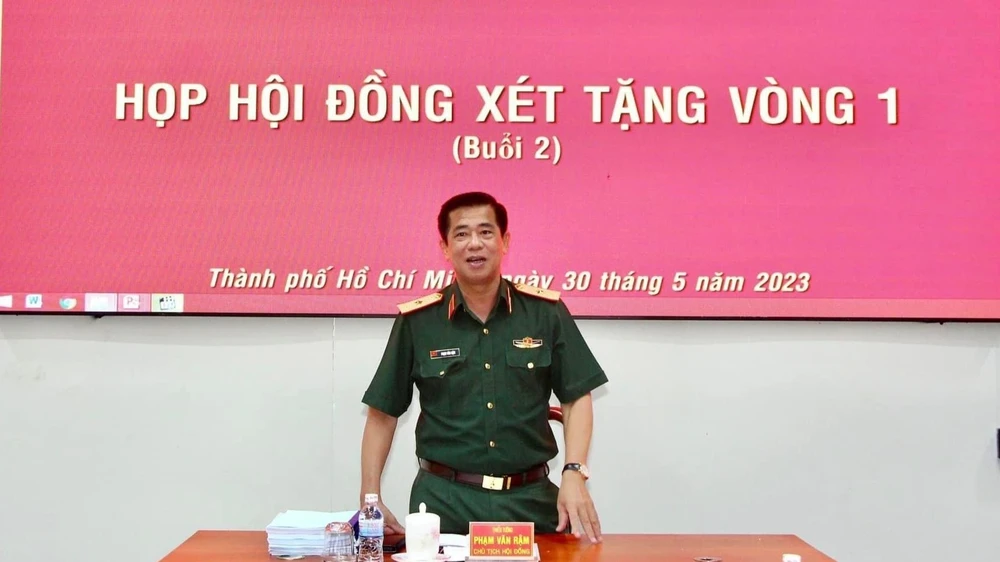 Thiếu tướng Phạm Văn Rậm, Phó Tư lệnh Bộ Tư lệnh TPHCM - Chủ tịch Hội đồng chủ trì buổi họp