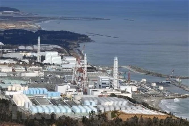Các bể nước thải có chứa phóng xạ đã qua xử lý tại nhà máy điện hạt nhân Fukushima, Nhật Bản, ngày 8-1-2021. Nguồn: Kyodo/TTXVN