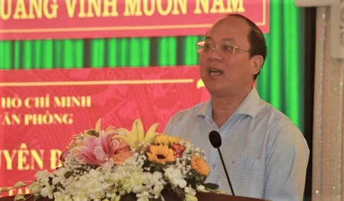 Đồng chí Nguyễn Hồ Hải, Phó Bí thư Thành ủy TPHCM phát biểu tại hội nghị