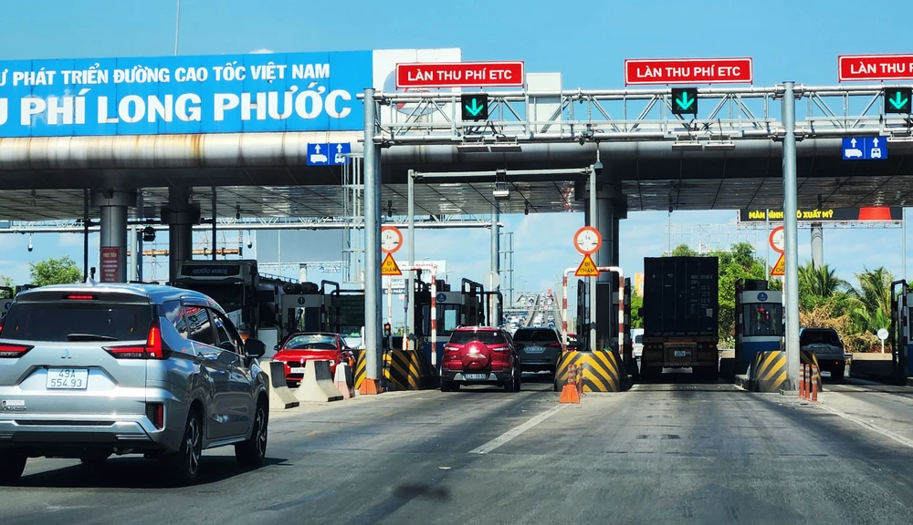 Giao thông trên tuyến cao tốc TPHCM - Long Thành: Cấp thiết khắc phục tình trạng ùn tắc