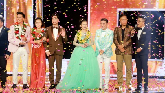 Ngoc Son (3rd, from L) is one of four member juries of Bolero Ido 2017-Photo: SGGP