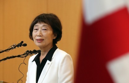 Kim Sun-hyang, acting president of the Korean Red Cross, announcing South Korea's offer for talks on holding separated family reunions with North Korea on Aug. 1. (Yonhap)