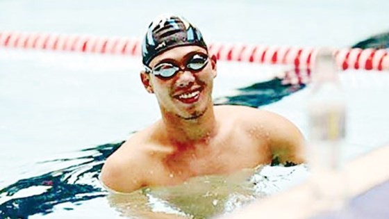 Swimmer Vo Thanh Tung wins gold medal  in the men’s 100m breaststroke category- Photo: SGGP