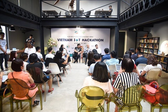 150 teams join in Vietnam IoT Hackathon 2017