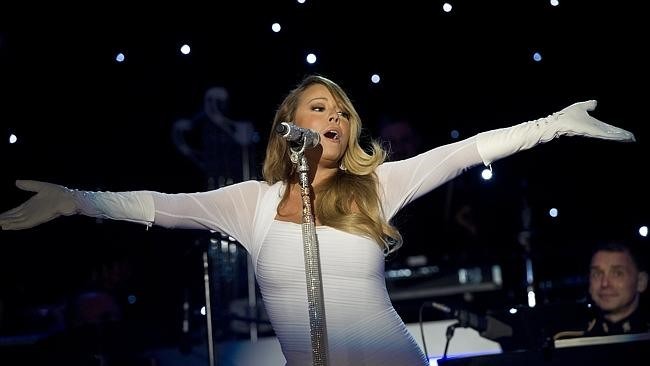 Mariah Carey back to Times Square New Year’s after debacle
