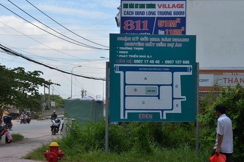 Most commercial banks have raised interest rates on property loans because of soaring prices in the market. Photo nld.com.vn