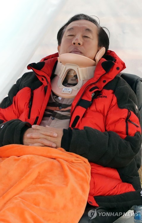 Rep. Kim Sung-tae, floor leader of the main opposition Liberty Korea Party, continues his hunger strike clad in a neck brace at the National Assembly in Seoul on May 6, 2018, after he was attacked the previous day by a man apparently disgruntled with the 