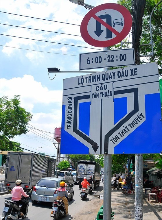 New traffic signs make navigating HCM City roads easier 