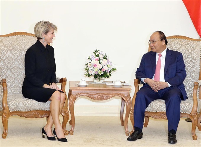 Prime Minister Nguyễn Xuân Phúc receives Australian Foreign Minister Julie Bishop in Hà Nội on May 28. 