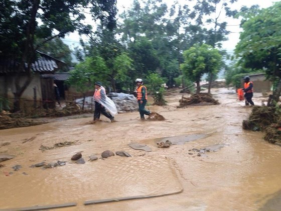 28 dead & missing in flash floods after storm Son Tinh