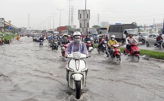 Heavy rains continue to hit central Vietnam