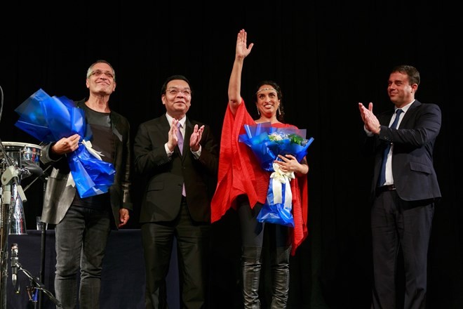 A performance of Israeli singer Noa in Hanoi earlier this year to celebrate the 25th founding anniversary of Vietnam-Israel diplomatic ties (Source: embassies.gov.il)