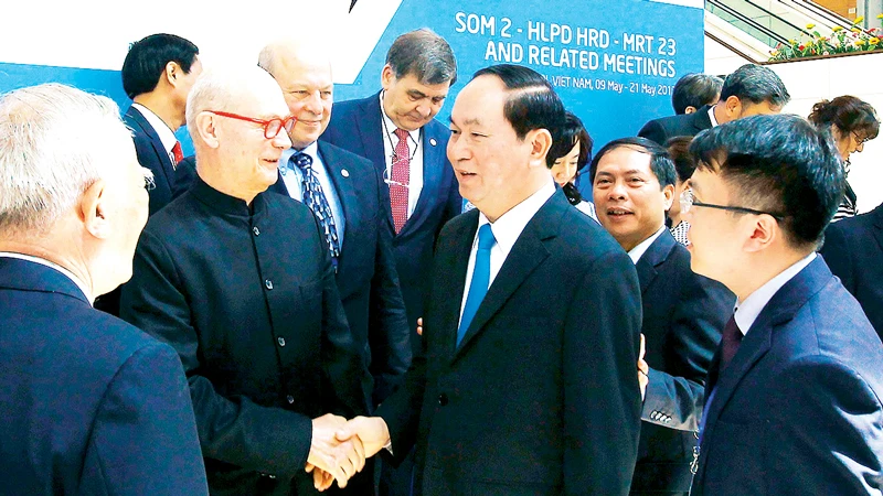 Chủ tịch nước Trần Đại Quang gặp gỡ đại biểu đại diện các nền kinh tế APEC tham dự đối thoại