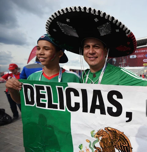 CĐV Nga trốn vợ sang Mexico xem đá bóng