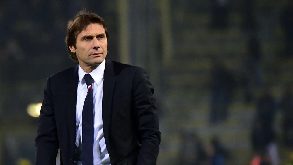 Antonio Conte dường như không hoàn toàn hạnh phúc ở Chelsea