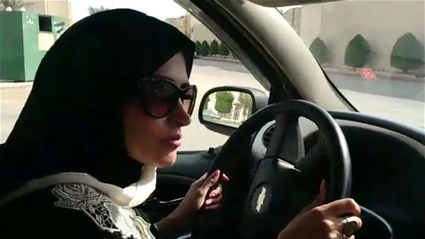 Phụ nữ tại Saudi Arabia sẽ chính thức được cầm vô lăng từ tháng 6-2018. Ảnh: GULF INSIDER