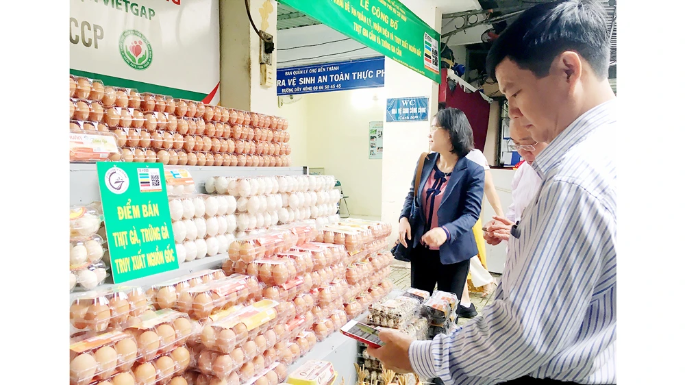 Thực phẩm có thông tin truy xuất nguồn gốc được kinh doanh tại chợ Bến Thành, quận 1, TPHCM